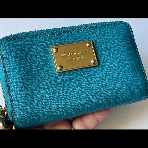 Michael Kors wristlet/wallet - Picture 5 of 10